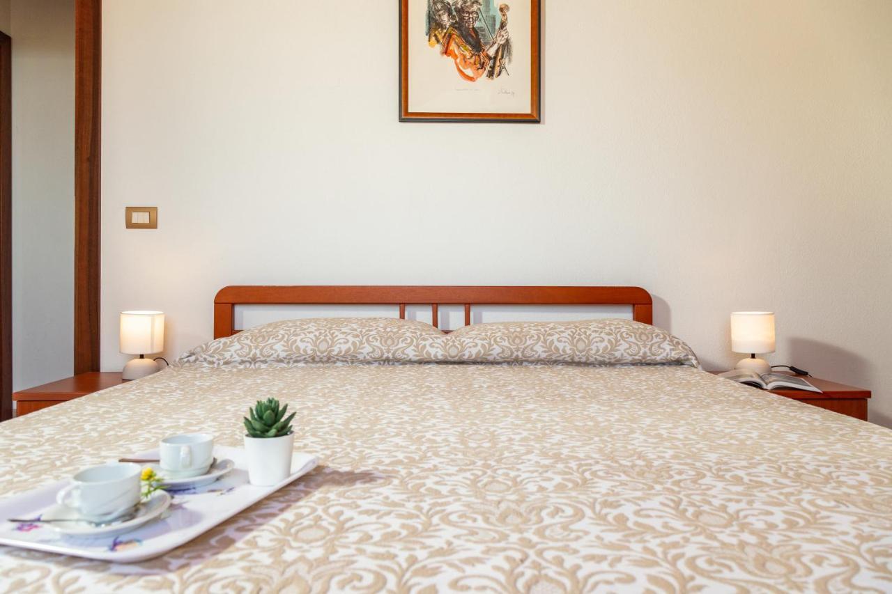 Casa Orfea Lejlighed Santa Maria Navarrese Eksteriør billede