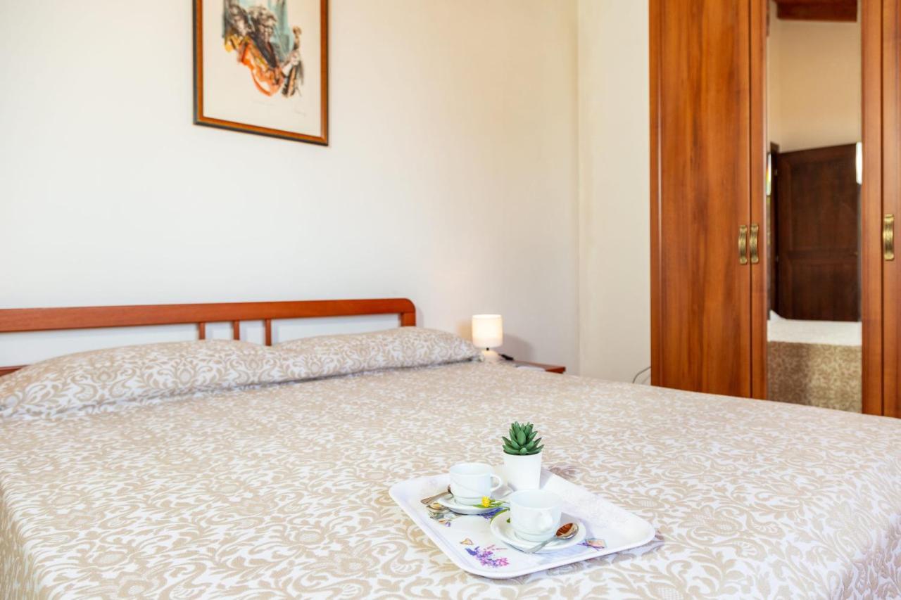 Casa Orfea Lejlighed Santa Maria Navarrese Eksteriør billede